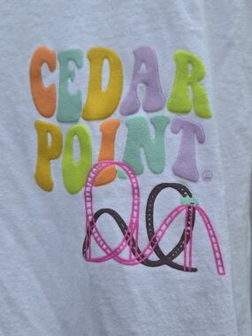 Cedar Point "Catch The Vibes 1870" Adult Small Tee